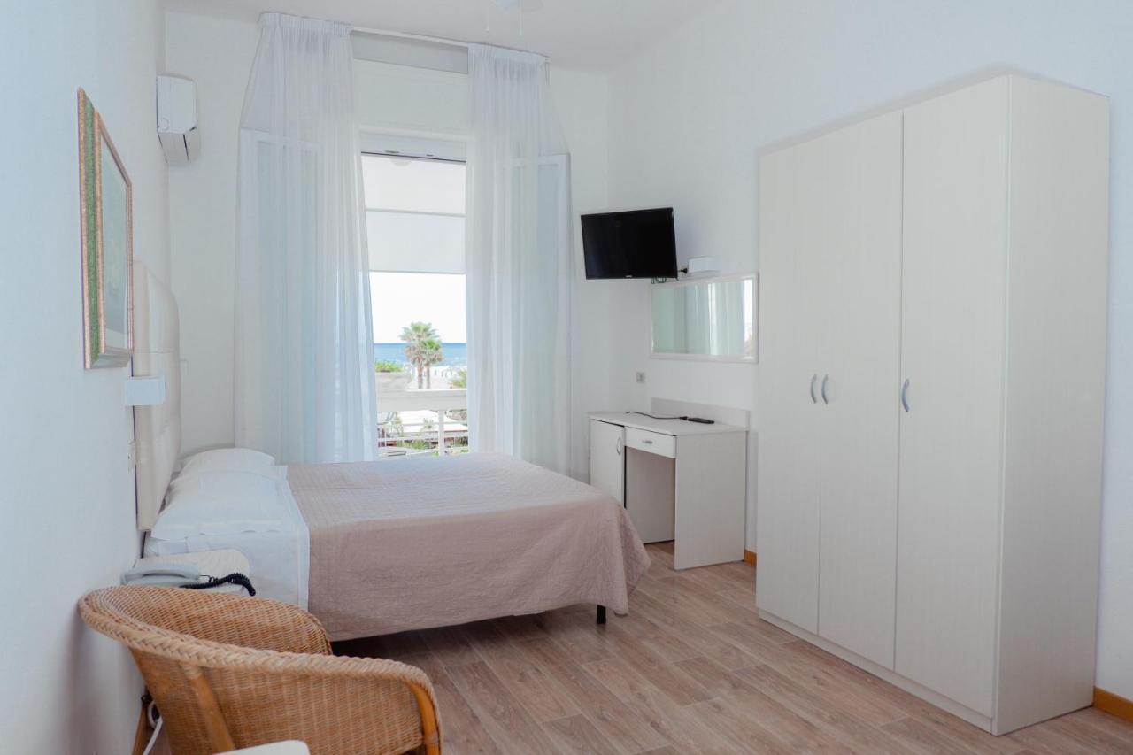 Hotel Lungomare Cattolica Kültér fotó