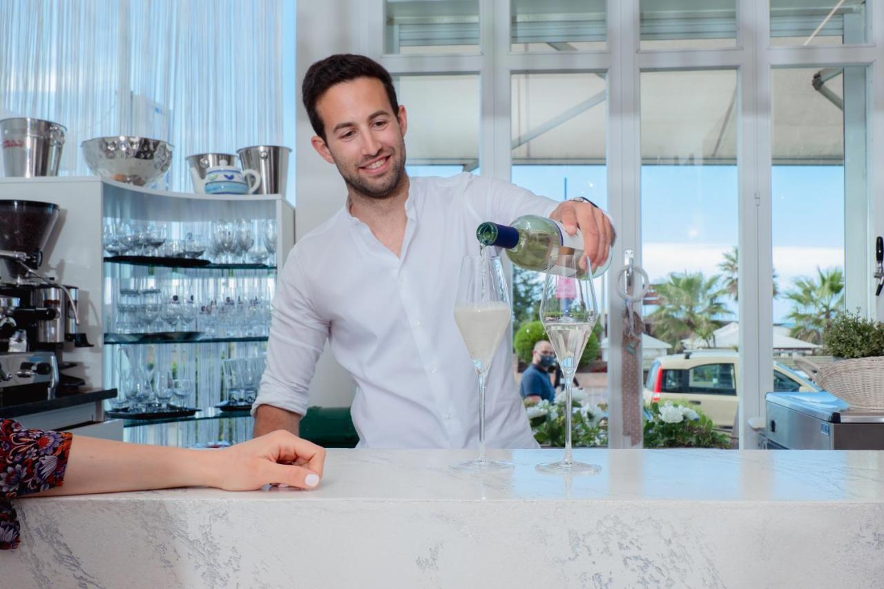 Hotel Lungomare Cattolica Kültér fotó