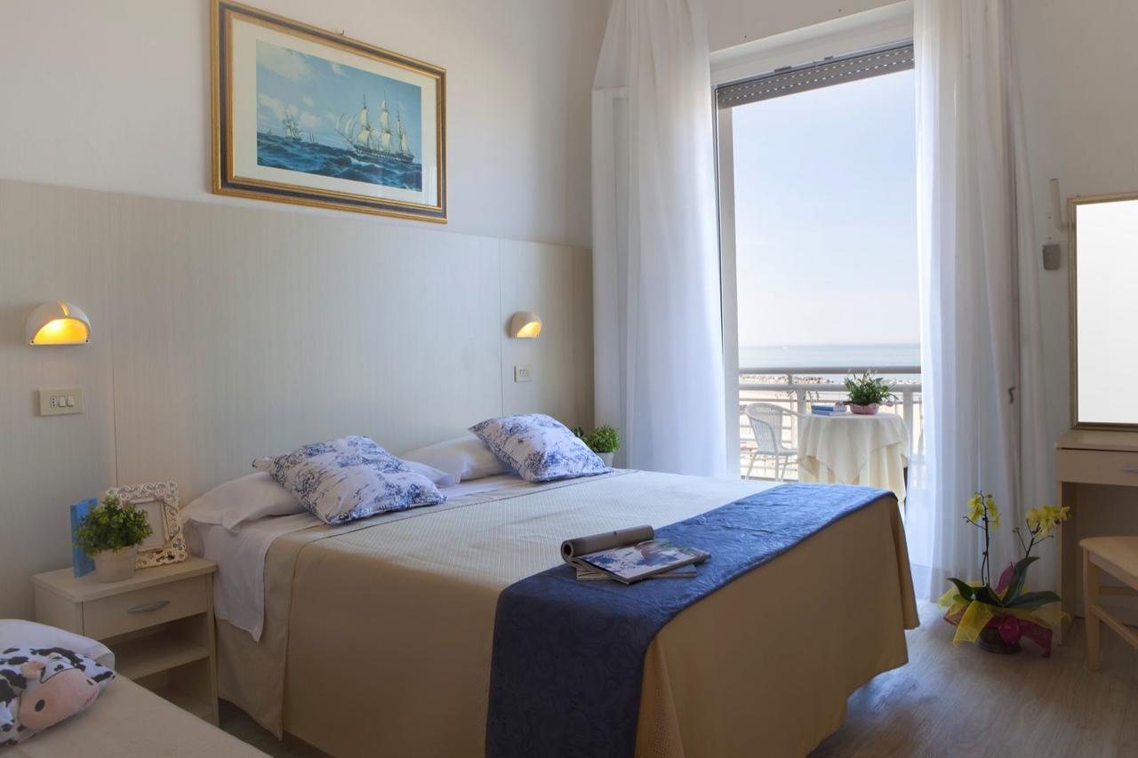 Hotel Lungomare Cattolica Kültér fotó