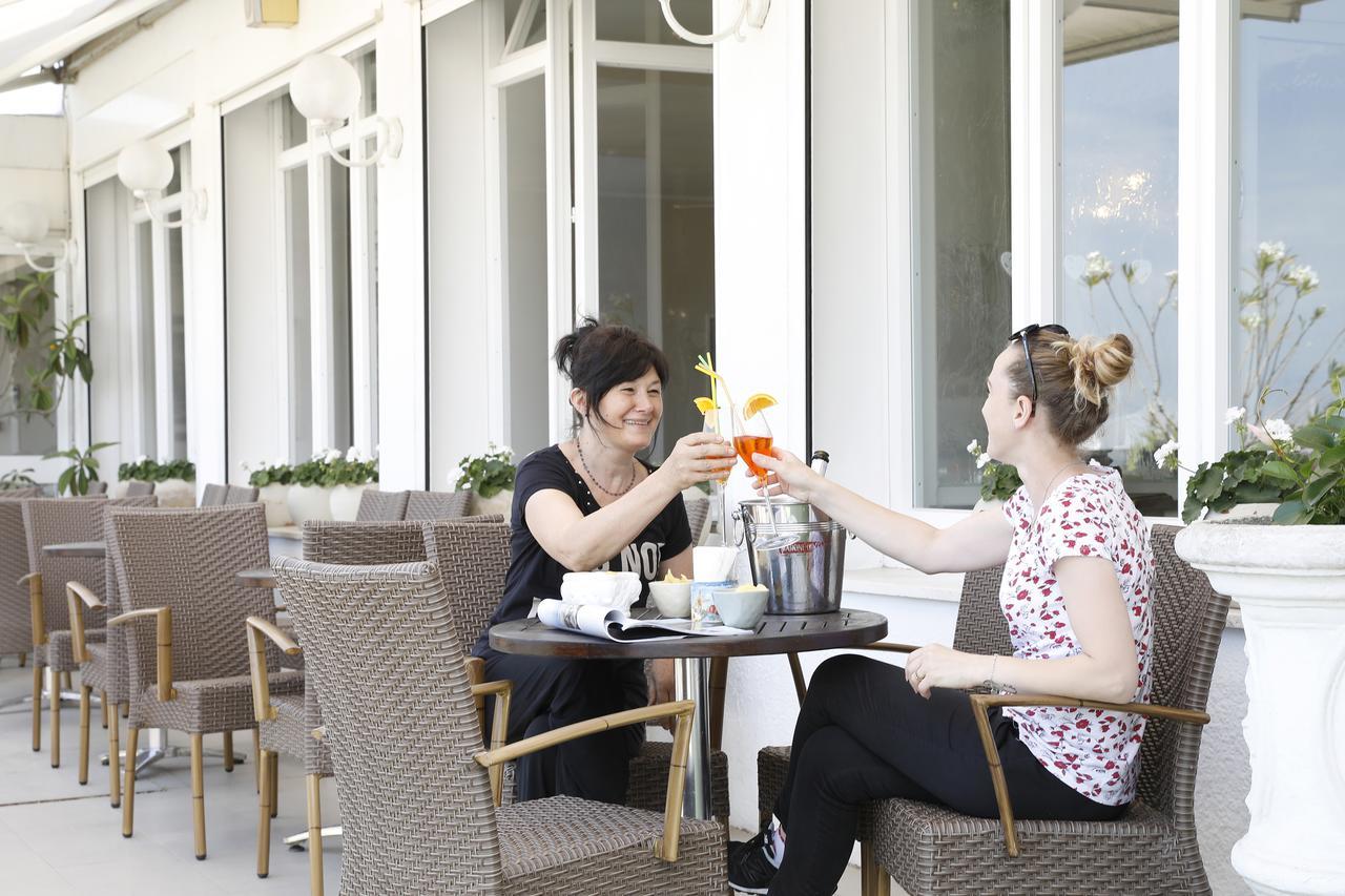 Hotel Lungomare Cattolica Kültér fotó